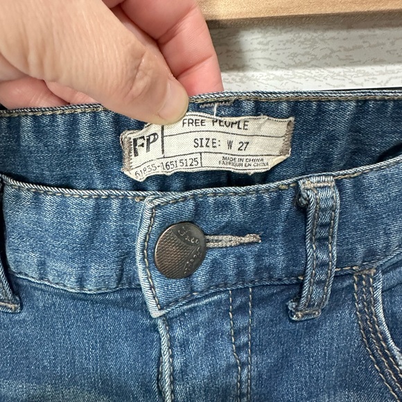 Free People Skinny Jeans Size 27. - Picture 6 of 6
